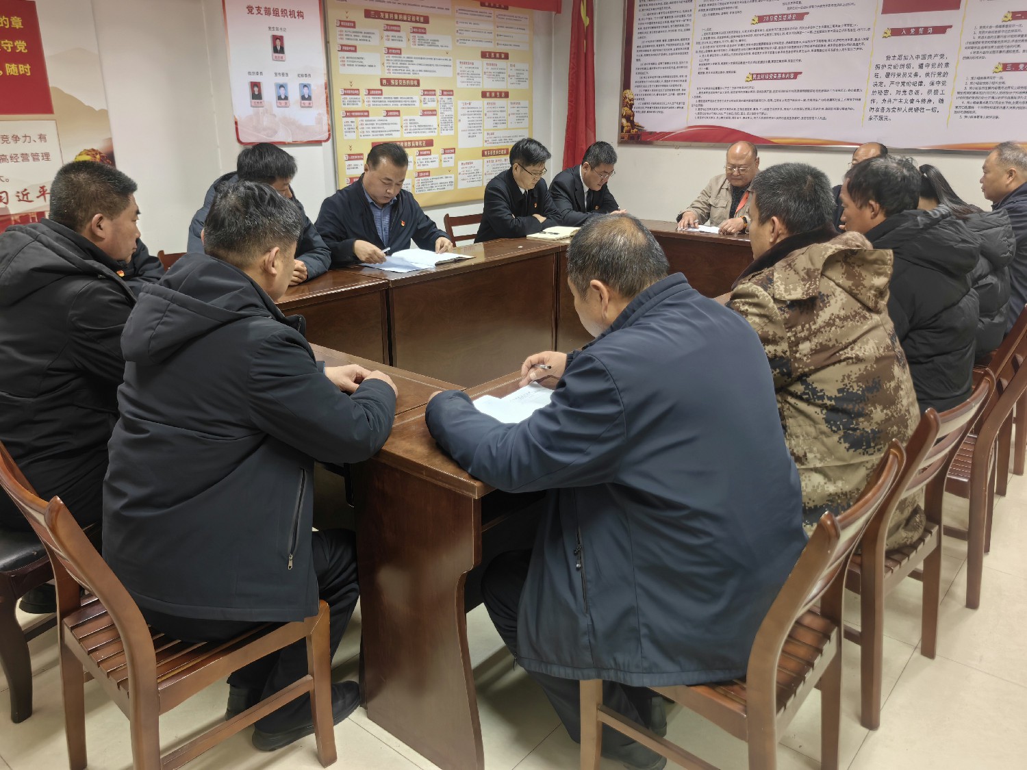 東大煤礦經(jīng)營黨支部開展誠信經(jīng)營專題宣講活動(dòng)